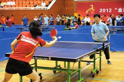乒乓世界杯国乒今日10场外战：小将挑战张本智和林高远遇劲敌